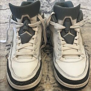 Jordan Athletic Shoes White and Gray